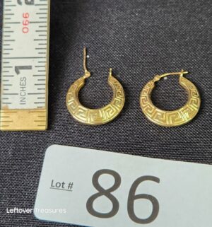 k86- 14K Yellow Gold Greek Key Patterned Hoop Earrings, featuring a classic Meander motif