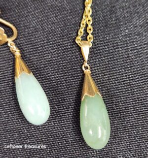 k87- estate jadeite and 14k yellow gold drop necklace & earring set. Chinese good fortune symbols - Image 3