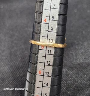 k89- 14k Gold (tested) Blue Rhinestone Ring - Image 4