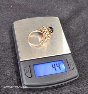 k90- 14k Gold (Tested) central oval black star sapphire gemstone Ring - Image 5
