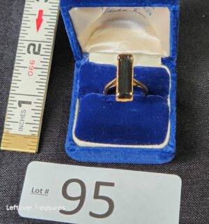k95- 14k gold (tested) antique teal tourmaline ring