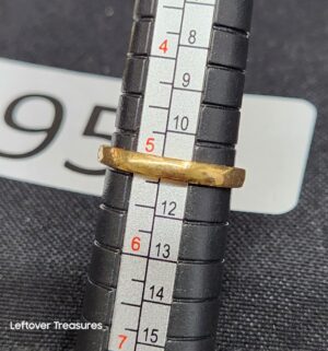 k95- 14k gold (tested) antique teal tourmaline ring - Image 4