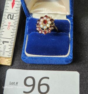k96- 333 (8k) gold ring (tested) floral cluster cocktail ring