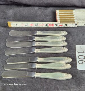 k106- Sm. Knives. Sterling Silver Handle. International Prelude