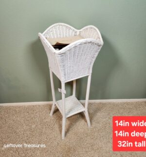 j3- white wicker plant stand