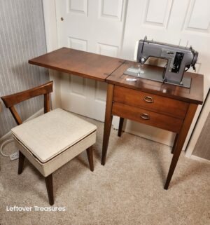 j29- Vintage Sears Kenmore Sewing Machine w/ Chair. Model 1120