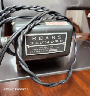 j29- Vintage Sears Kenmore Sewing Machine w/ Chair. Model 1120 - Image 4
