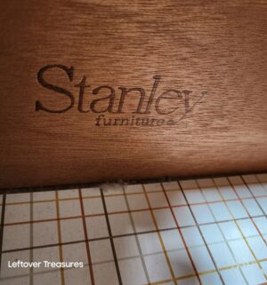 j46- Pair of Stanely Night Stands. Amazing Condition - Image 4