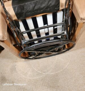 j58- Flex Steel Suede Recliner. Swivel base - Image 3