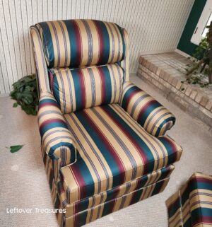 j61- Pair of Thomasville Arm Chairs w/ Ottomans. Swivel/Rocker Base. Amazing Condition - Image 2