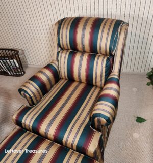j61- Pair of Thomasville Arm Chairs w/ Ottomans. Swivel/Rocker Base. Amazing Condition - Image 3