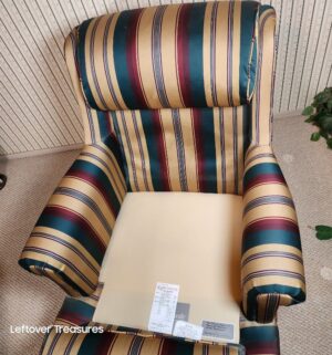 j61- Pair of Thomasville Arm Chairs w/ Ottomans. Swivel/Rocker Base. Amazing Condition - Image 4