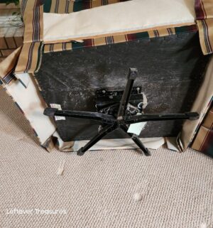 j61- Pair of Thomasville Arm Chairs w/ Ottomans. Swivel/Rocker Base. Amazing Condition - Image 6