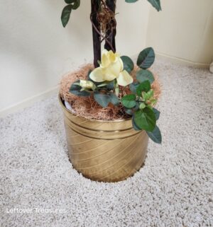 j71- Fake Rose Bush w/ pot - Image 2