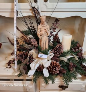 j81- holiday centerpiece St. Francis of Assisi figurine - Image 1