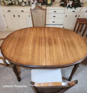 j84- Vintage Cane Seat Dining Table 6 Chairs. 2 Exentions. Amazing Condition - Image 2