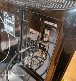 j85- Sharp 18in Tv w/ Remote - Image 2