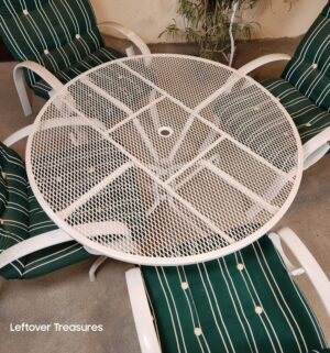 j98- vintage metal patio table set - Image 2