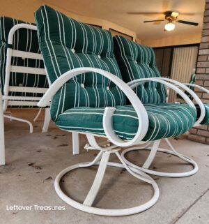 j99- Pair of vintage swivel patio chairs - Image 2