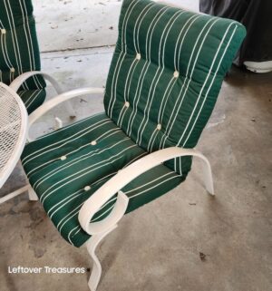 j101- Vintage patio patio w/ 4 chairs - Image 3