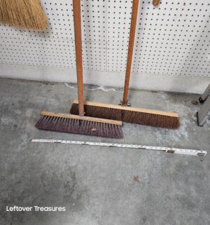 j112- push brooms - Image 1