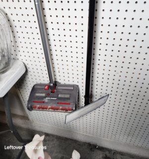 j117- shop light, extension cord - Image 2