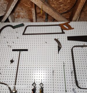 j122- Tools on the wall - Image 4