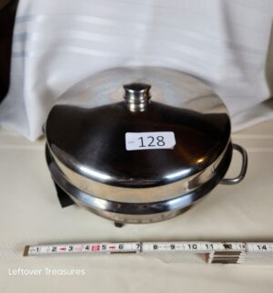 j128- vintage farberware skillet - Image 1