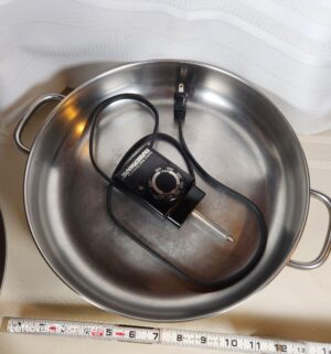 j128- vintage farberware skillet - Image 2