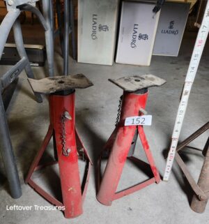 j152- Jack stands - Image 1