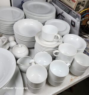 j165- Contemporary Arctic White Noritake Dinner Set - Image 3