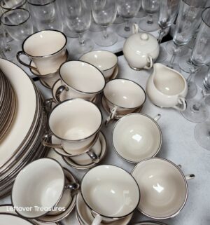 j207- Complete Service Set by Flintridge China - Image 5