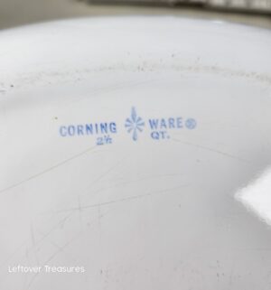 j222- Corning Ware 2.5 quart casserole dish Black Trefoil - Image 2