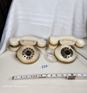 j224- 1970s Hollywood Style Phones - Image 1