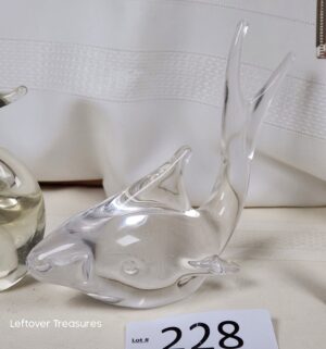 j228- glass paperweights - Image 2
