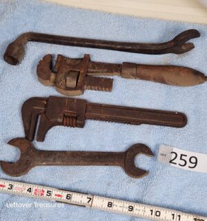 j259- antique tools - Image 1