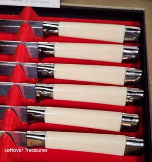 j273- Regent Sheffield Peeredge steak knives - Image 3