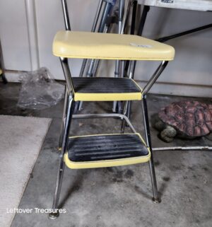 j281- vintage Cosco kitchen step stool chair - Image 2
