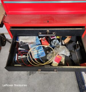 j293- Husky Rolling Tool Box w/ contents & key - Image 4
