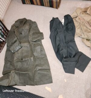 j324- WW2 US Army Military Apparel. Includes bag - Image 2