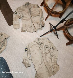 j324- WW2 US Army Military Apparel. Includes bag - Image 4