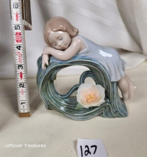 k127- Childhood Dream. Lladro 010.08129