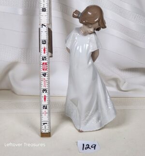 k129- So Shy. Nao/Lladro (damaged) 01109