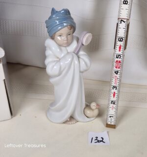 k132- Bundled Bather. Lladro 06800