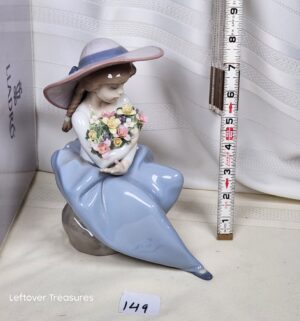 k149- Fragrant Bouquet. Lladro 05862