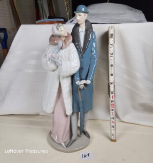 k168- On the Town. Lladro 01452