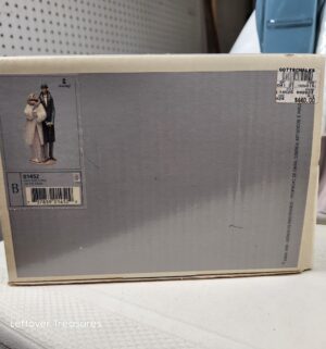 k168- On the Town. Lladro 01452 - Image 4