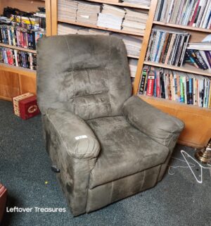 L17- Nice Recliner
