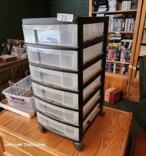 L23- Rolling storage chest