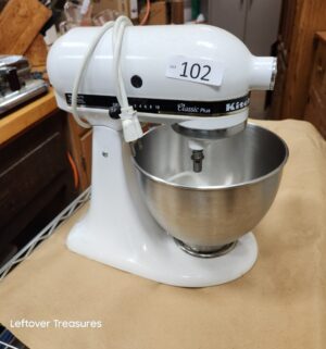 L102- KitchenAid mixer
